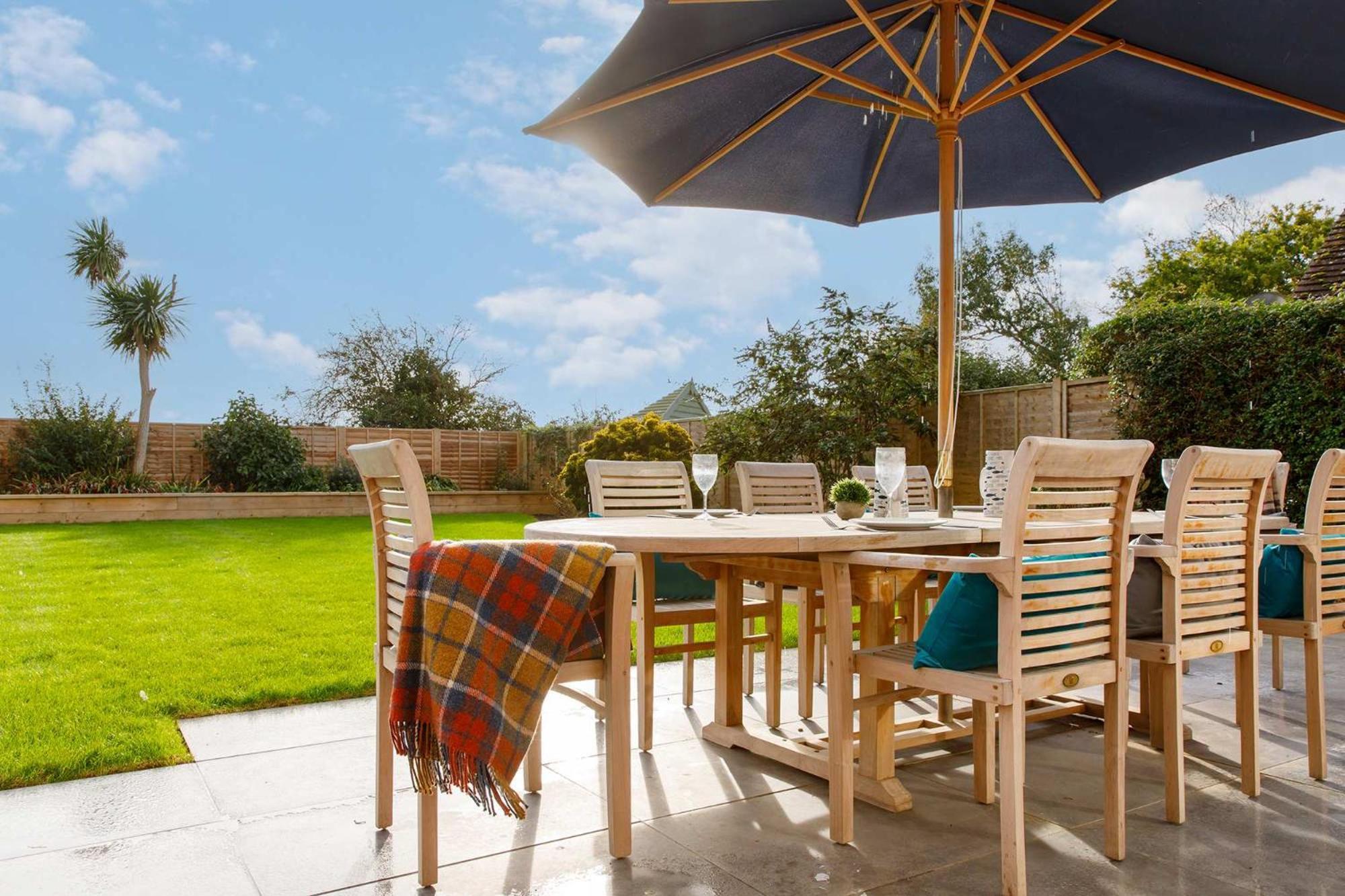 Spacious Home For 8 In Witterings - Walk To Beach East Wittering Exterior photo